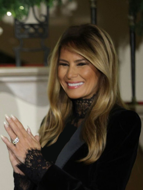 کت مخمل ملانیا ترامپ