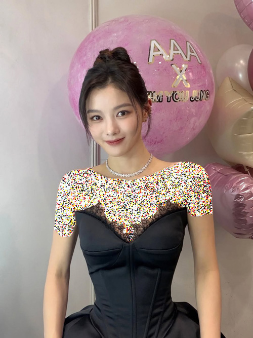 پیراهن مشکی کیم یو جونگ