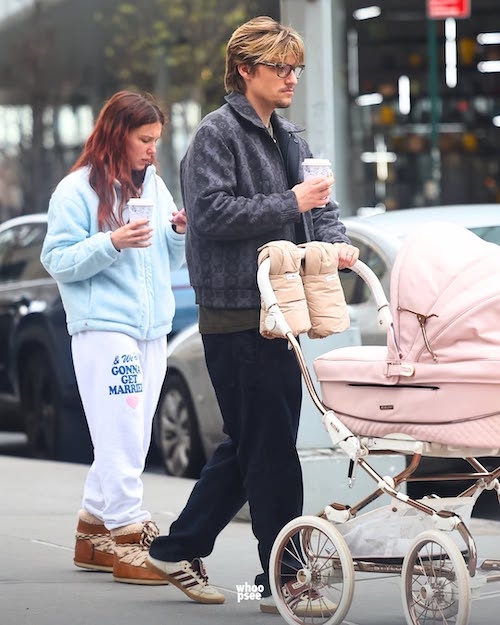 استایل گرم میلی بابی براون در پیادهروی