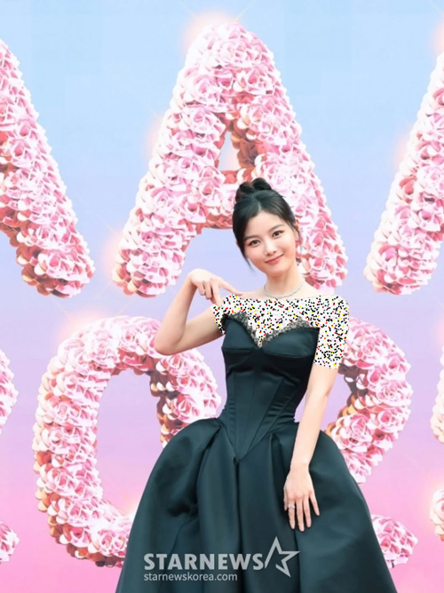 پیراهن مشکی کیم یو جونگ