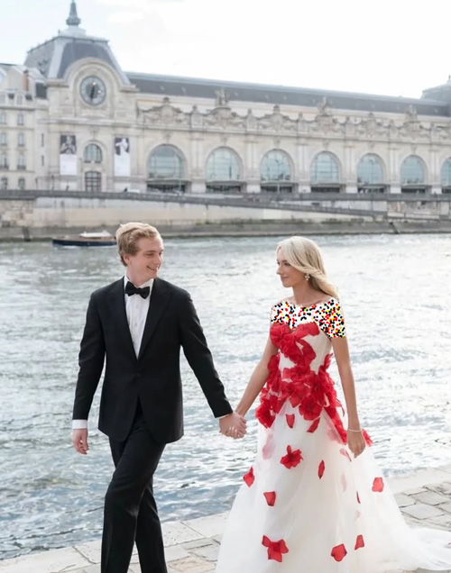 پیراهن گل‌دار آیو