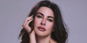 بازیگر سریال «سیب ممنوعه» با عجیب‌ترین پیراهنی که دیده‌اید روی فرش قرمز آمد