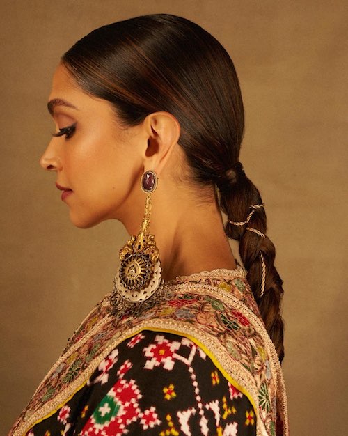 ساری گلدوزی‌شده دیپیکا