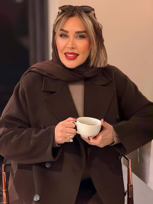استایل قهوه‌ای سارا منجزی‌پور