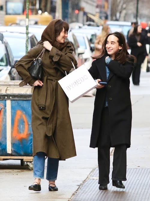 پالتوی بلند داکوتا جانسون