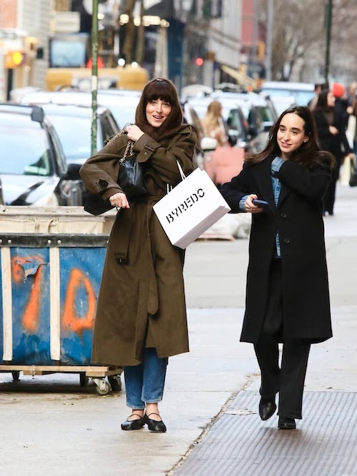 پالتوی بلند داکوتا جانسون