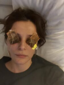 بازیگر سریال «اشرف رویا» از راهکار عجیب خود برای رفع پف چشم پرده برداشت