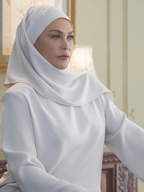 عکس‌های باحجاب هولیا آوشار