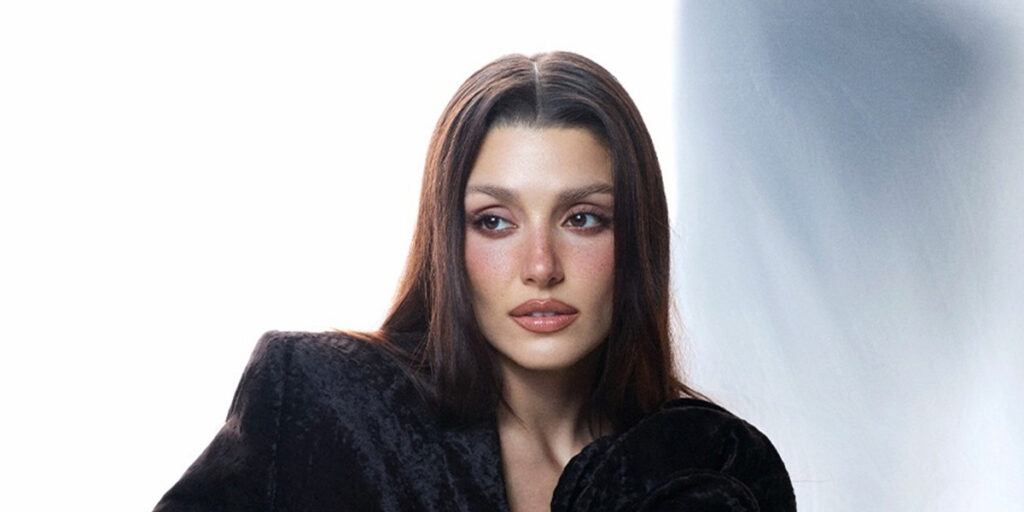 هانده ارچل هم یلدایی پوشید! استایل اناری او را ببینید