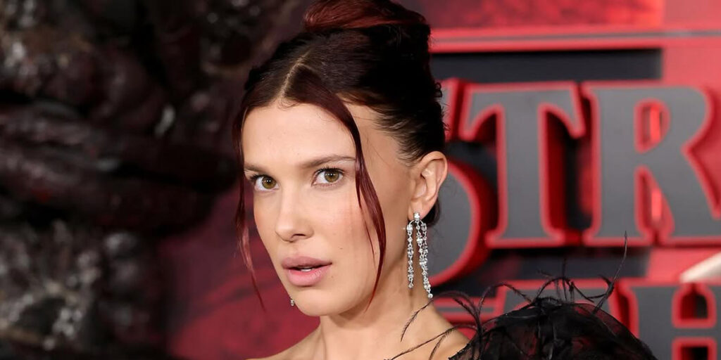 استایل گرم میلی بابی براون در پیادهروی