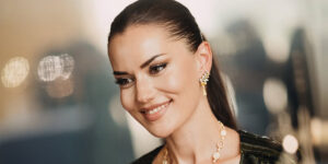 فاحریه اوجن باز هم ثابت کرد که یکی از خوش‌پوش‌ترین بازیگران ترک است!