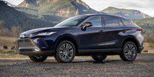 Toyota Venza؛ وقتی انتخاب بالغ‌ترها، آرام‌تر و هوشمندانه‌تر است