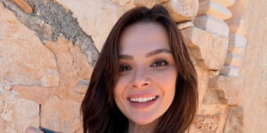 آلیای سریال «شهر دور» سلیقه‌ شیک خود را با استایل‌های روزمره‌اش به رخ کشید