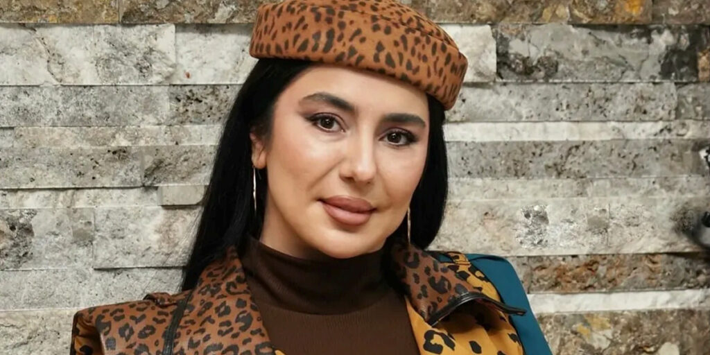 شیدا یوسفی با استایلی شیک در خارج از کشور؛ از ترکیب رنگ لباس‌هایش ایده بگیرید