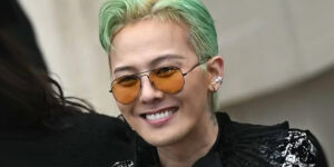 آیدل مشهور کره‌ای روسری مادربزرگش را پوشید و به فرودگاه آمد! این تصاویر را باور نمی‌کنید