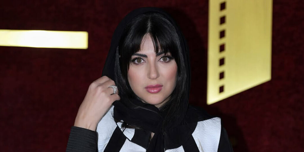 استایل مشکی هلیا امامی