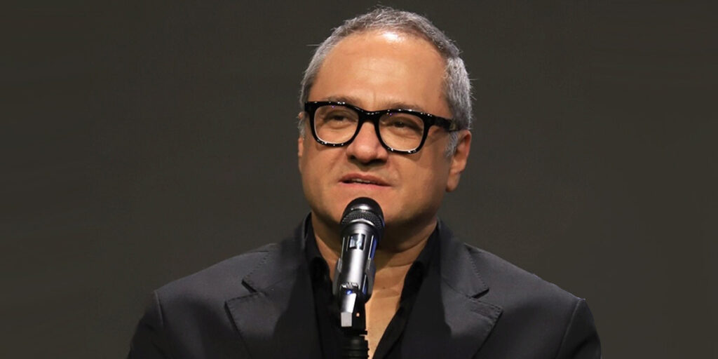 رامبد جوان در ۵۴سالگی؛ وقتی انرژی از لباس‌ها فوران می‌کند