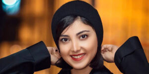 زیبا کرمعلی با این تیپ شیک در باغی پاییزی تولدش را جشن گرفت