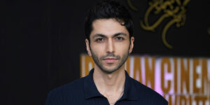 کیسان دیباج با تیپی خاص در یک مسابقه آشپزی؛ این کراوات عجیب را از کجا خریده؟