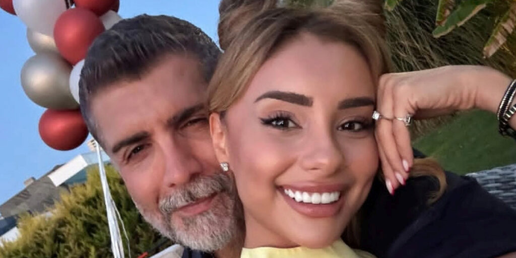 خواننده مشهور ترک با همسر ایرانی‌اش در مهمانی شب یلدا دیده شد!