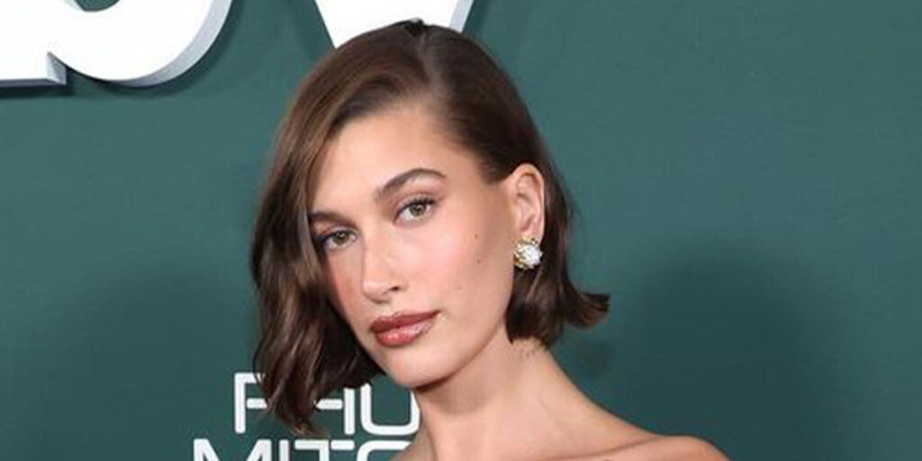 هیلی بیبر تمام لباس‌های پلنگی‌اش را در توکیو به تن کرد