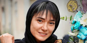 مینا وحید با بوت‌های کثیف و کتی که برایش کوتاه بود! استایلی که می‌توانست شیک باشد