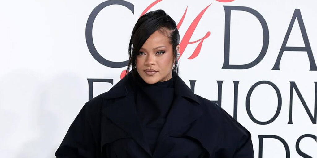 ریانا برای حضور روی فرش قرمز بعد از زایمان سومش، بدترین انتخاب را داشت