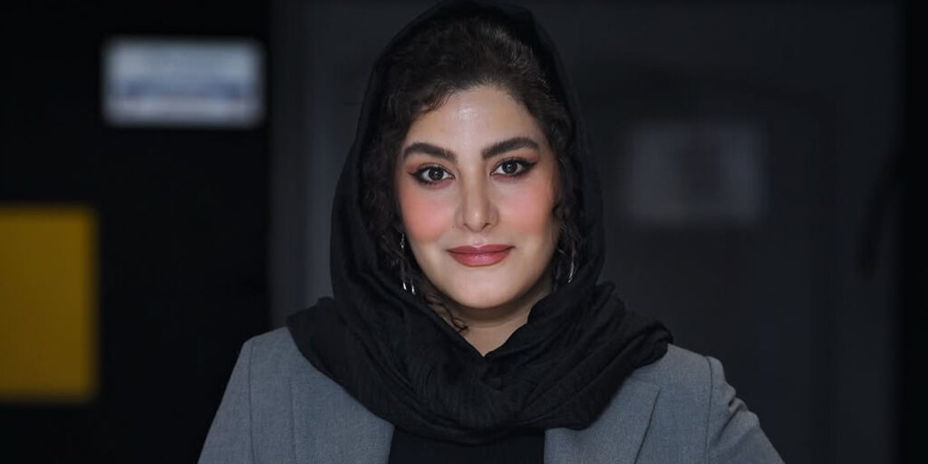 خانم بازیگر استایل منحصر‌به‌فرد زمستانش را با رنگ موهای خاص کامل کرد!