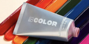 اگر می‌خواهید در خانه موهایتان را رنگ کنید، این راهنما را از دست ندهید