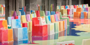 صندلی‌های خاص فشن‌شوها؛ وقتی طراحی صحنه هم به اندازه طراحی لباس‌ها مهم است!