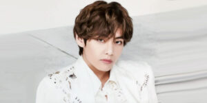 کیم تهیونگ لایه‌لایه پوشید و ثابت کرد در لایه‌لایه پوشیدن هم سبک خود را دارد!