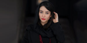 الناز حبیبی با ترکیب رنگ استایل زمستانی‌اش مورد توجه قرار گرفت!