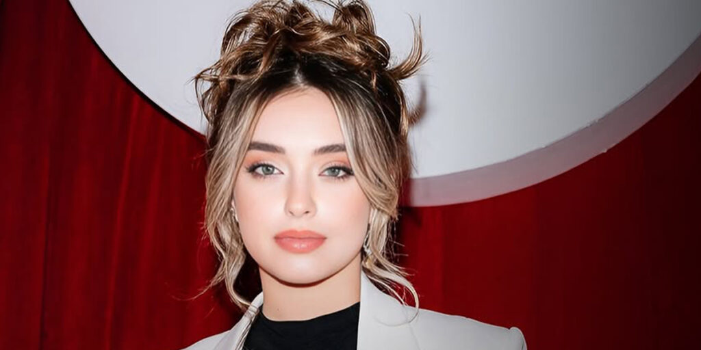 کیمیا حسینی؛ تنها ایرانی حاضر در لیست زیباترین زنان جهان در سال ۲۰۲۵