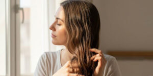 دلایل خارش سر چیست؟ چطور آن را برطرف کنیم؟