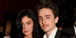 کایلی جنر و تیموتی شالامه لباس‌های هویجی خود را ست کردند! عجیب‌ترین استایل زوجی که امروز می‌بینید