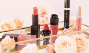 پرطرفدارترین رنگ رژ لب بین دختر خانم‌ها چیست؟