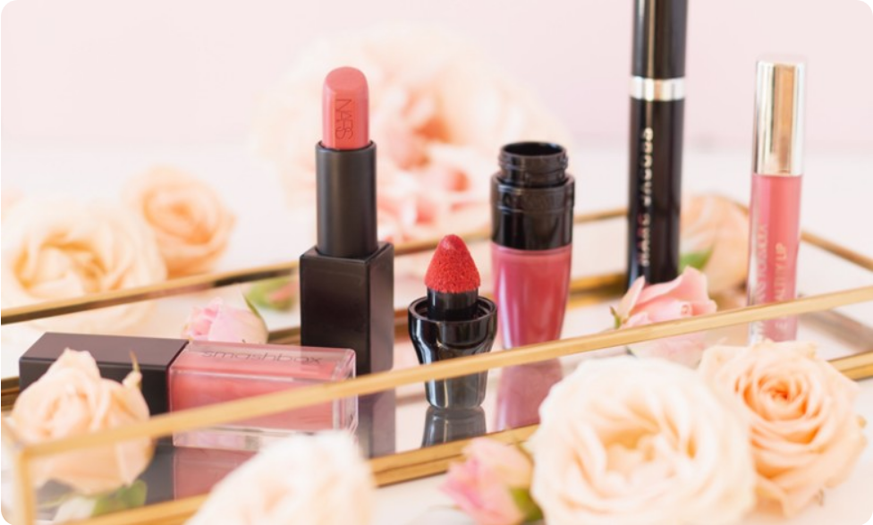پرطرفدارترین رنگ رژ لب بین دختر خانم‌ها چیست؟