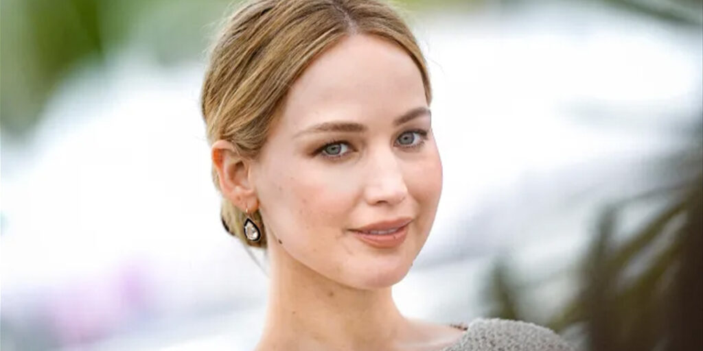 جنیفر لارنس گرم‌ترین استایل زمستانی را پوشید و خبرساز شد