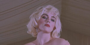 بیلی آیلیش؛ خواننده خوش‌صدایی که با استایل‌های خیابانی عجیبش معروف شد!