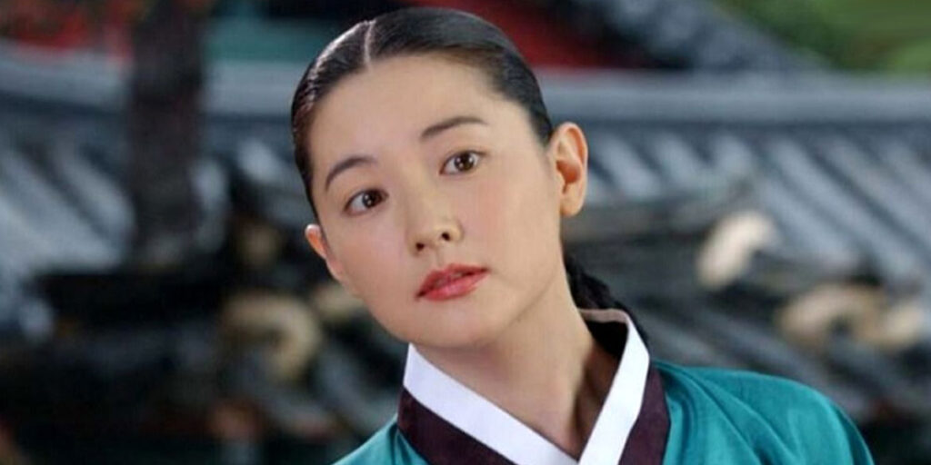 بازیگر نقش یانگوم در ۵۴ سالگی همچنان زیبا و خوش‌پوش است!