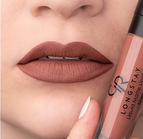 ترفندهای ماندگاری انواع رژ لب