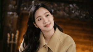 ستاره مشهور کره‌ای با استایل کلاسیکش در هفته مد پاریس، نگاه‌ها را خیره کرد