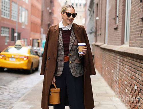 کیف پوشاک ضروری