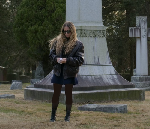 طراحی لباس در فیلم خدمتکار ۲۰۲۵