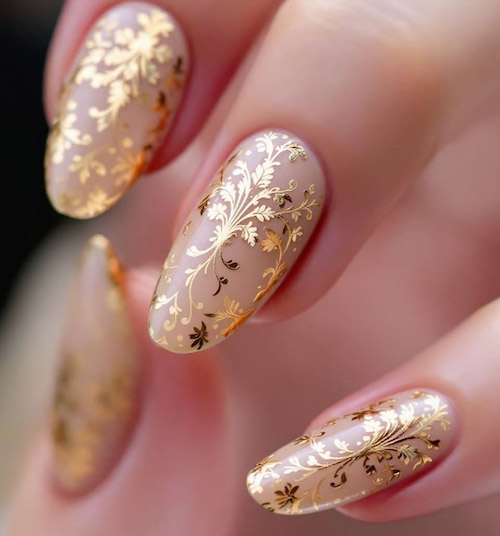 دیزاین ناخن طلایی