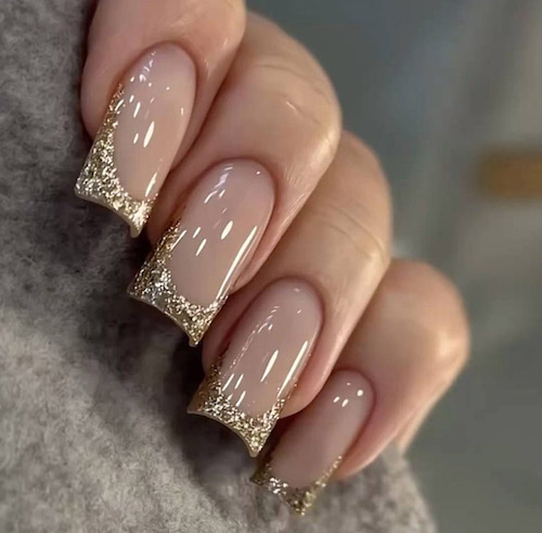 دیزاین ناخن طلایی