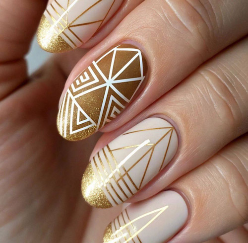 دیزاین ناخن طلایی