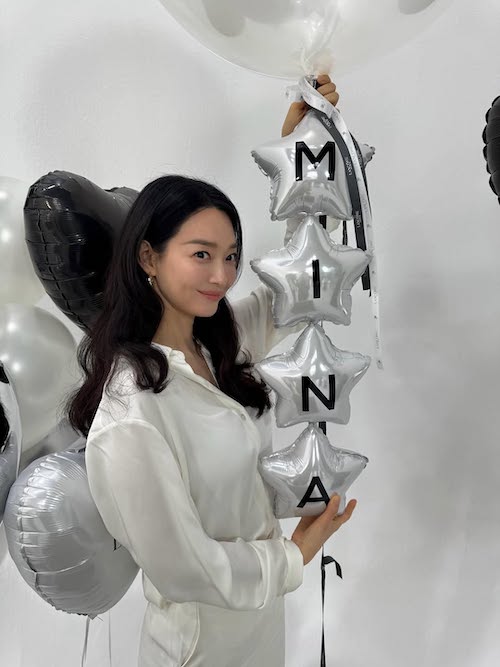 استایل سفید شین مینآ