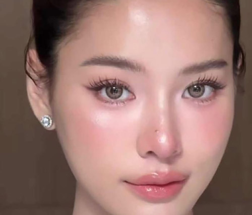 مدل میکاپ کره‌ای