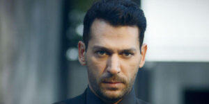 ستاره 46 ساله ترک با تصاویر جدیدش ثابت کرد که هنوز هم دخترکش و جذاب است!